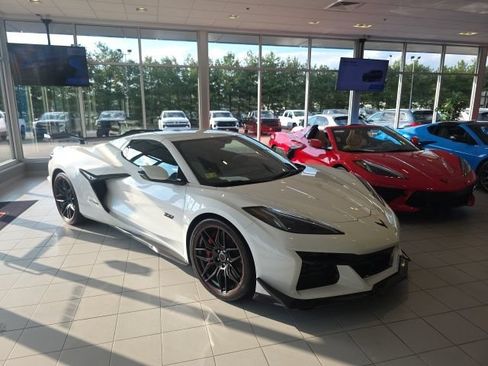 Used 2023 Chevrolet Corvette Z06 w/ Z07 Performance Package RWD image 36
