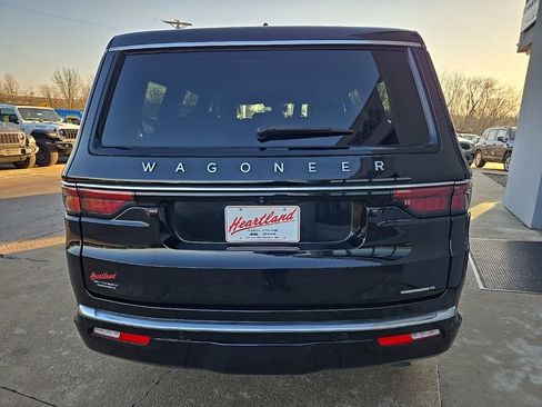 Used 2024 Jeep Wagoneer Series II AWD/4WD image 9