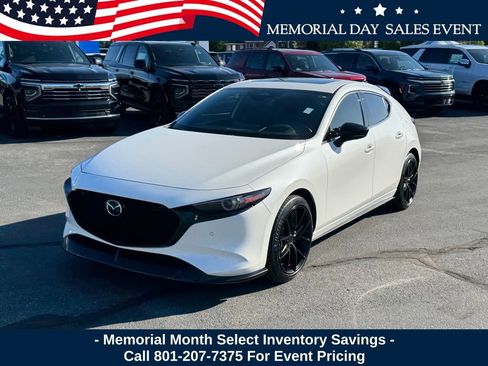 Used 2024 MAZDA MAZDA3 Hatchback w/Premium Plus Pkg AWD/4WD image 2