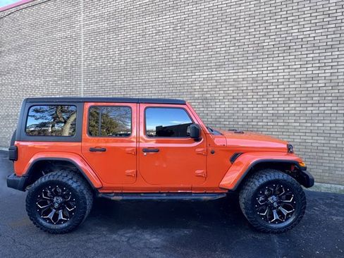Used 2019 Jeep Wrangler Unlimited Sahara image 6