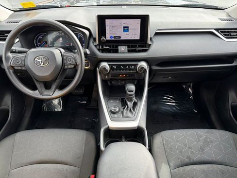 Certified 2025 Toyota RAV4 XLE image 17