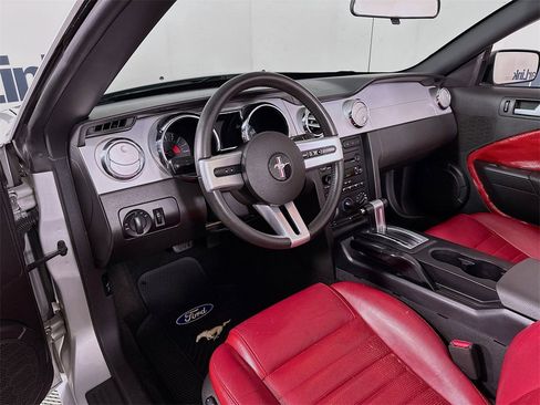 Used 2005 Ford Mustang GT Premium image 10