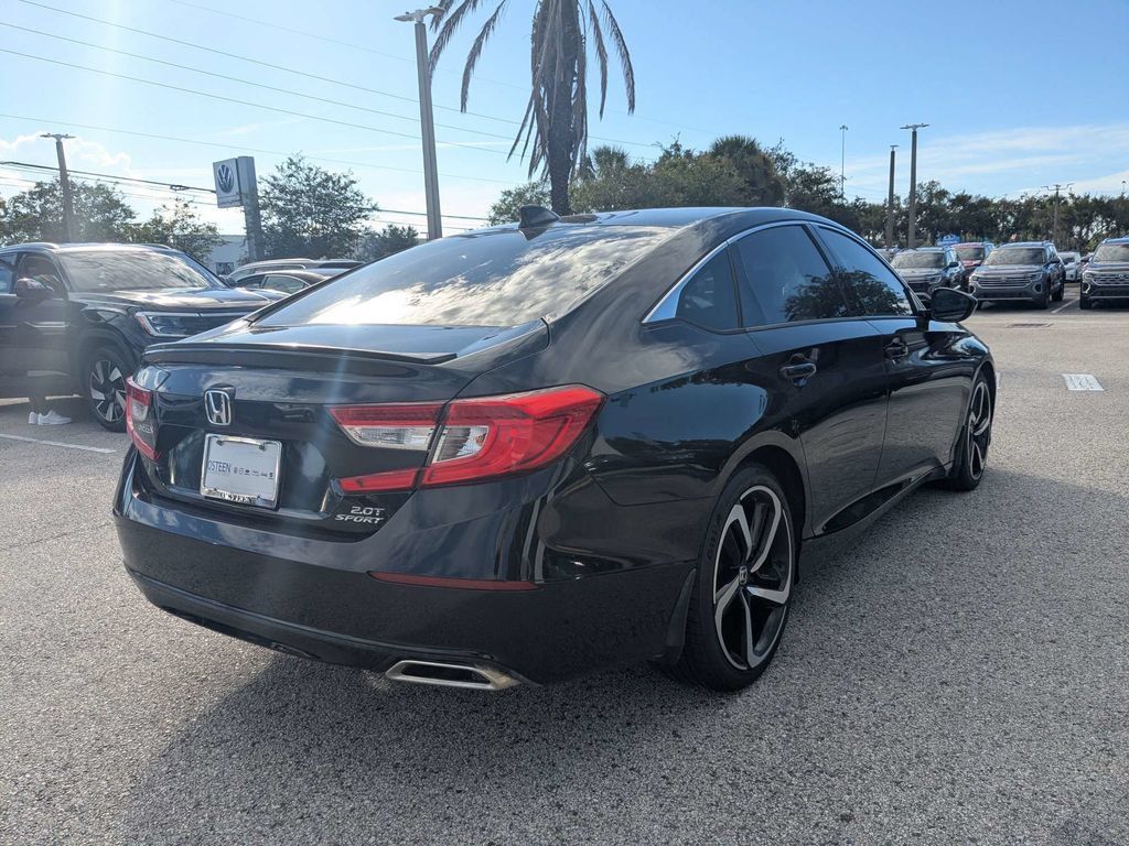 Used 2018 Honda Accord Sport image 6