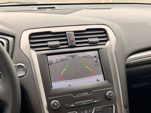 Used 2019 Ford Fusion SE FWD image 33