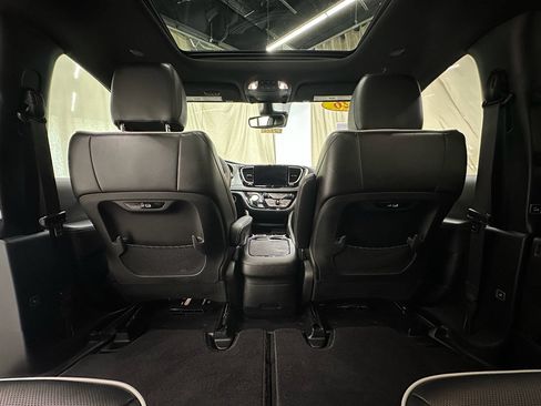 Used 2026 Chrysler Pacifica Limited w/ S Appearance Package FWD image 22