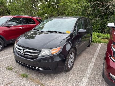 Used 2016 Honda Odyssey SE image 2