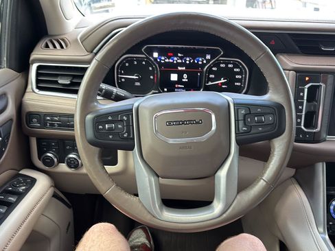 Used 2021 GMC Yukon XL Denali AWD/4WD image 29