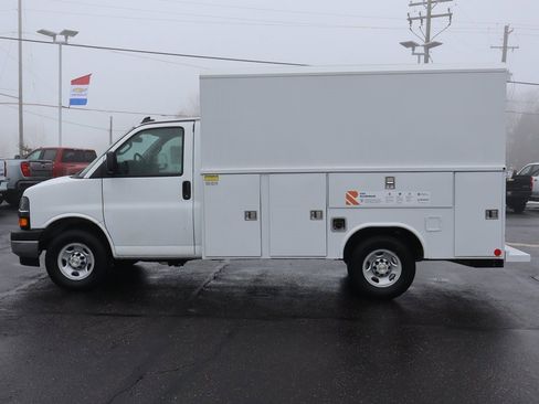 New 2025 Chevrolet Express 3500 w/ Power Convenience Package image 30