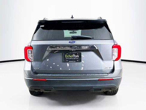 Used 2021 Ford Explorer XLT image 7