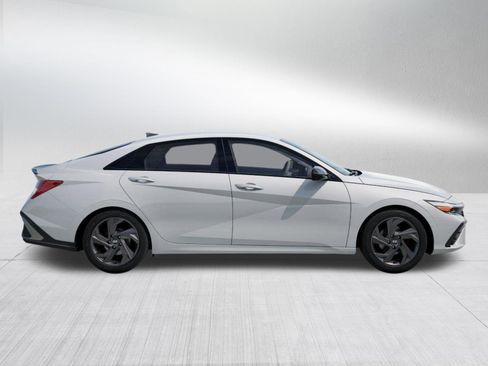New 2026 Hyundai Elantra Sport image 7