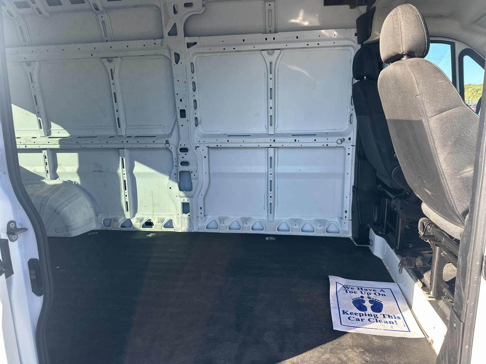 Used 2023 RAM ProMaster 2500 FWD image 17
