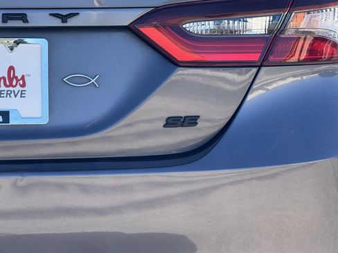 Used 2022 Toyota Camry SE image 7