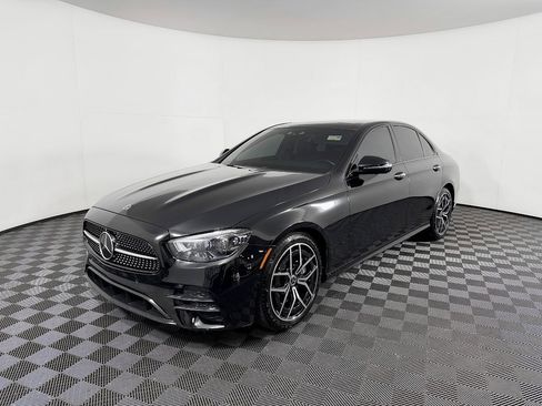 Used 2022 Mercedes-Benz E 450 4MATIC Sedan image 2