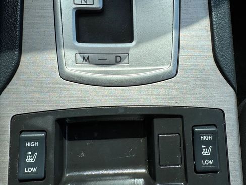 Used 2012 Subaru Outback 2.5i Limited w/ Moonroof Pkg AWD/4WD image 24
