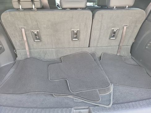 Used 2025 Chevrolet Traverse LT FWD image 14