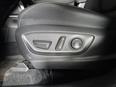 Certified 2025 Toyota Corolla Cross XLE FWD image 16