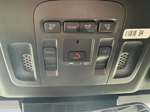 Used 2025 Toyota Camry SE w/ Multimedia Upgrade Package image 25