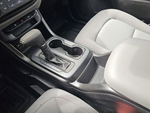 Used 2017 Chevrolet Colorado W/T RWD image 30