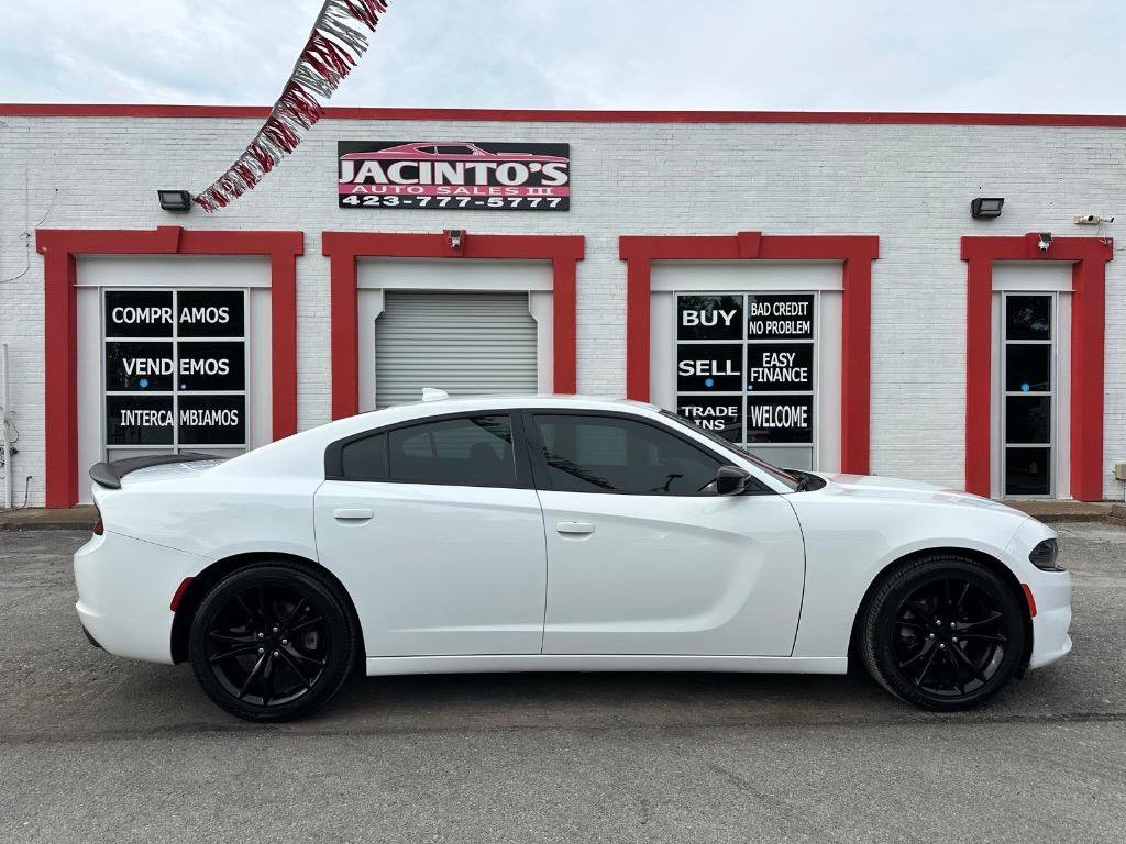 Used 2016 Dodge Charger SXT w/ Blacktop Package RWD image 1