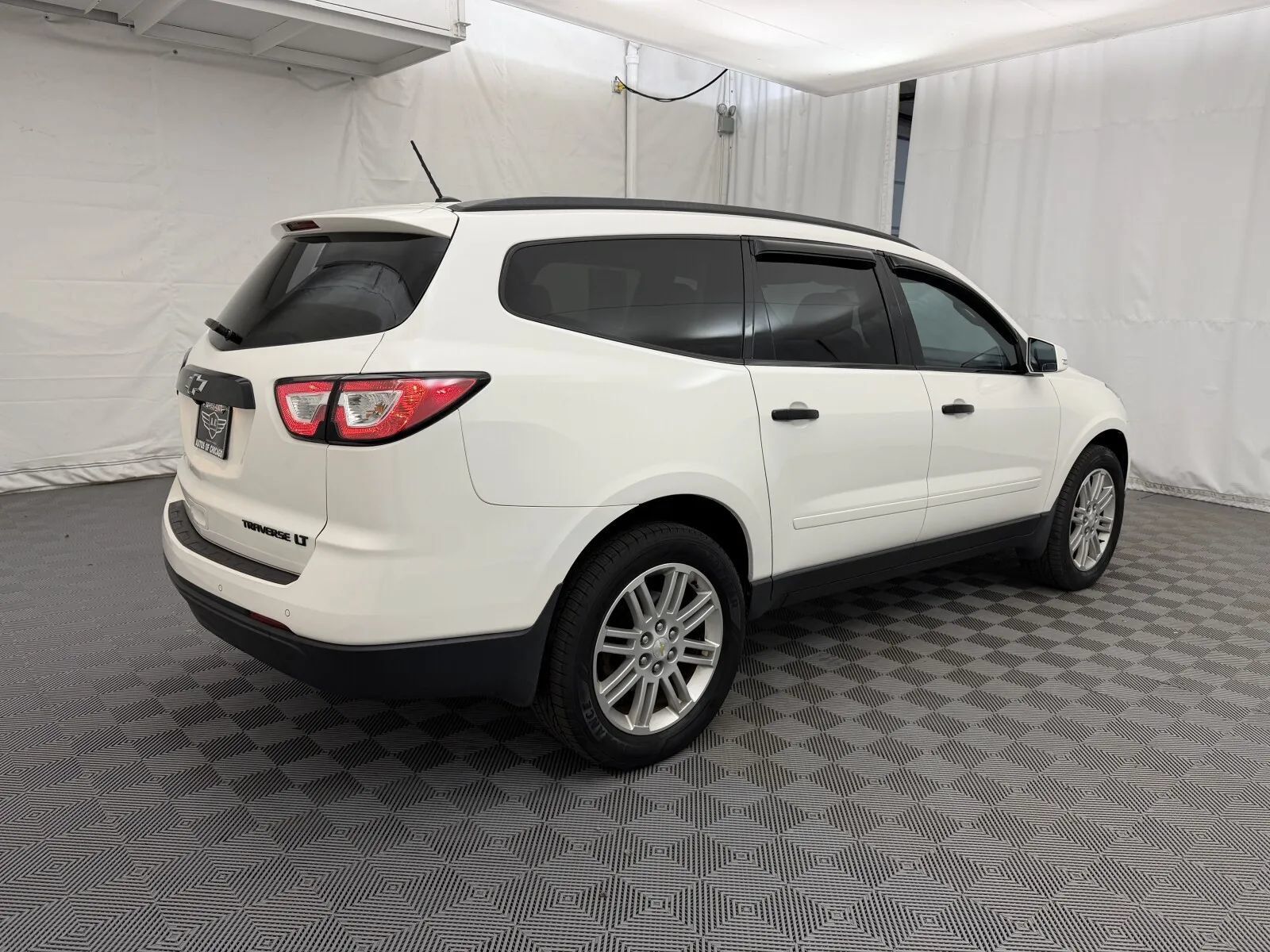 Used 2015 Chevrolet Traverse LT w/ Style and Technology Package FWD image 5