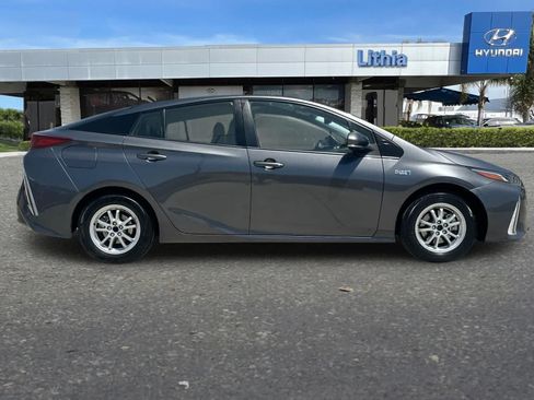 Used 2022 Toyota Prius Prime XLE FWD image 9