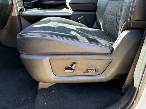 Used 2018 RAM 2500 Big Horn w/ Sport Appearance Group AWD/4WD image 26