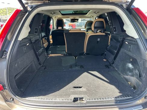 Used 2016 Volvo XC90 T6 Momentum w/ Momentum Plus Package AWD/4WD image 4