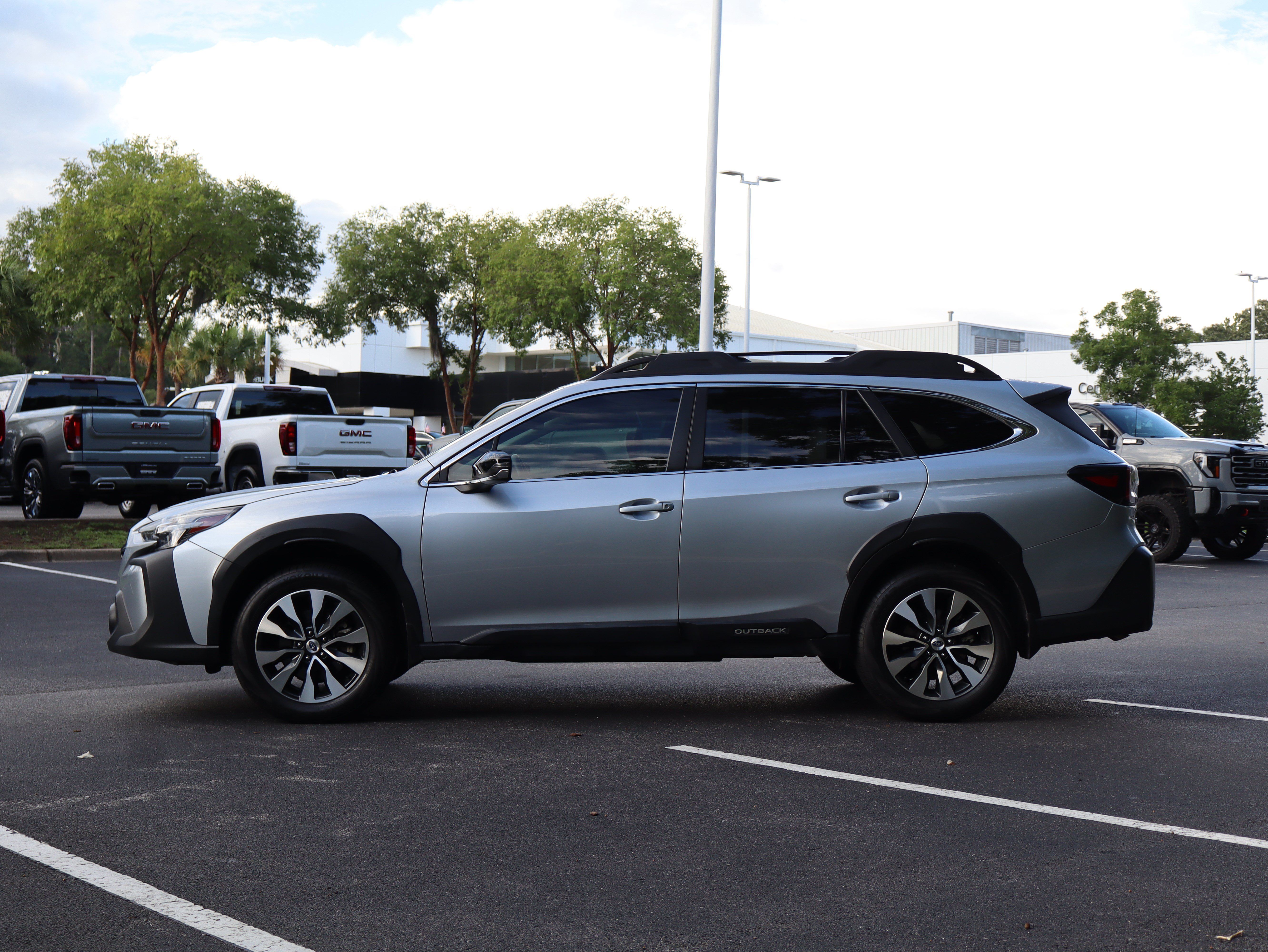 Used 2024 Subaru Outback Limited AWD/4WD image 7