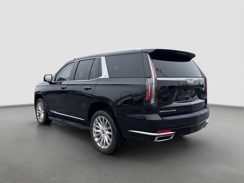 Used 2022 Cadillac Escalade Premium Luxury image 4