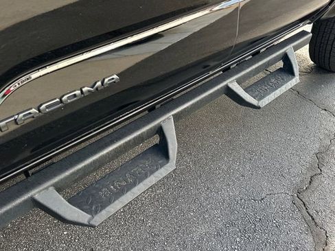 Used 2024 Toyota Tacoma TRD Off-Road w/ TRD Off Road Premium Package AWD/4WD image 9