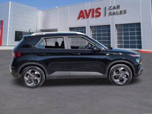 Used 2025 Hyundai Venue SEL FWD image 5