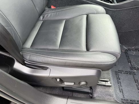 Used 2023 Volvo XC40 B5 Plus w/ Climate Package AWD/4WD image 15