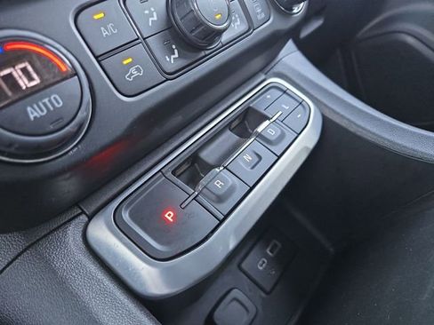 Used 2022 GMC Acadia SLE w/ Driver Convenience Package image 23