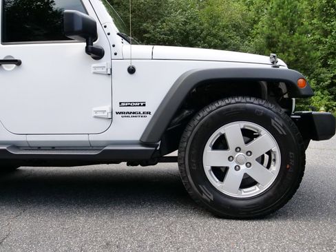 Used 2015 Jeep Wrangler Unlimited Sport image 38
