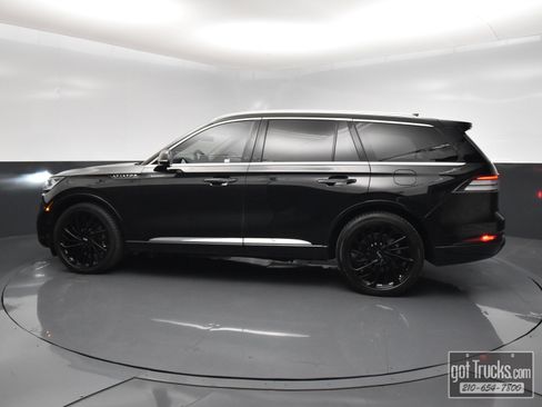 Used 2022 Lincoln Aviator Reserve w/ Equipment Group 201A AWD/4WD image 3