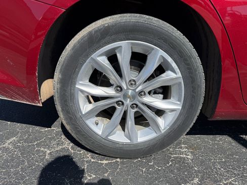 Used 2019 Chevrolet Malibu LT image 16