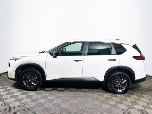 Used 2024 Nissan Rogue S image 5