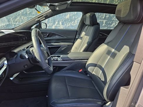 Certified 2023 Cadillac Lyriq AWD image 10