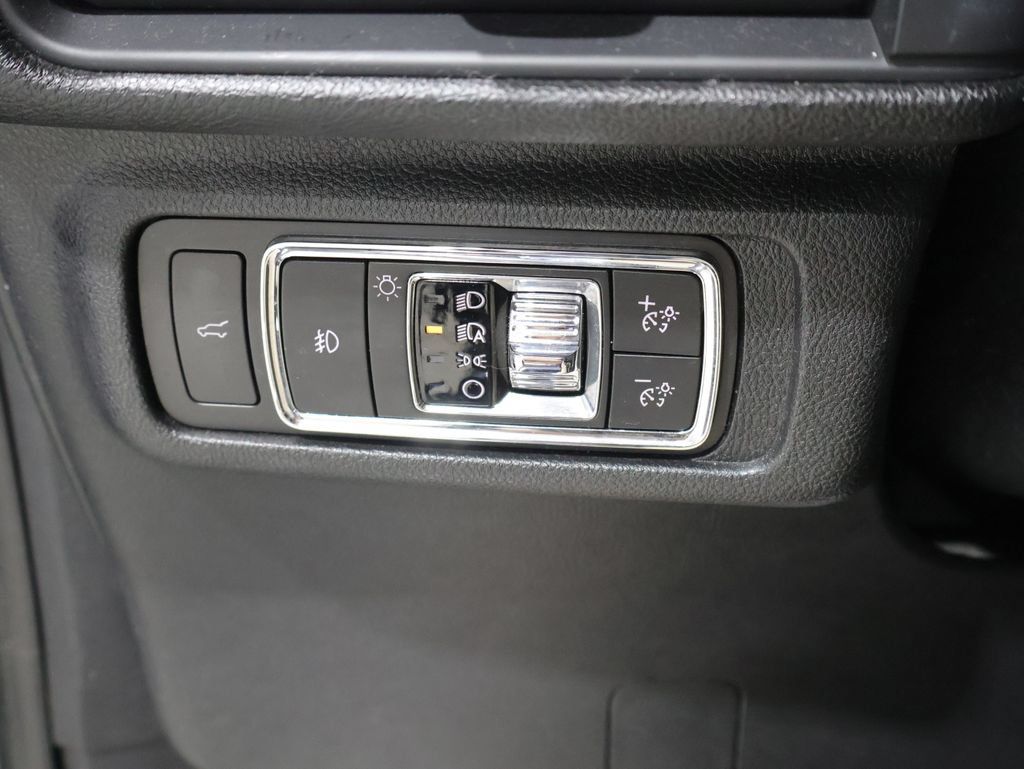 Used 2020 Lincoln Corsair Reserve w/ Equipment Group 201A AWD/4WD image 34