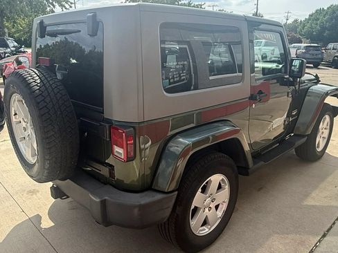 Used 2007 Jeep Wrangler Sahara w/ Dual Top Group AWD/4WD image 3