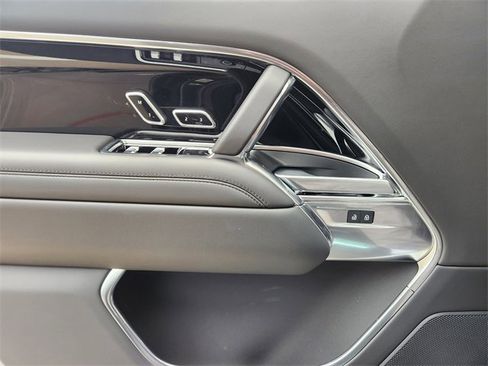 New 2026 Land Rover Range Rover Long Wheelbase SE image 16