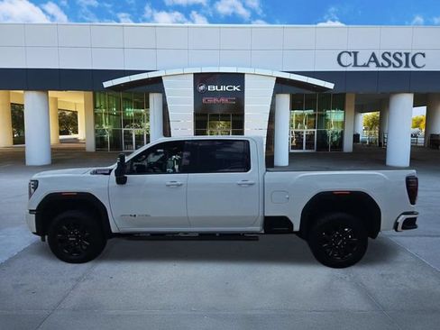 Used 2025 GMC Sierra 2500 AT4 AWD/4WD image 5