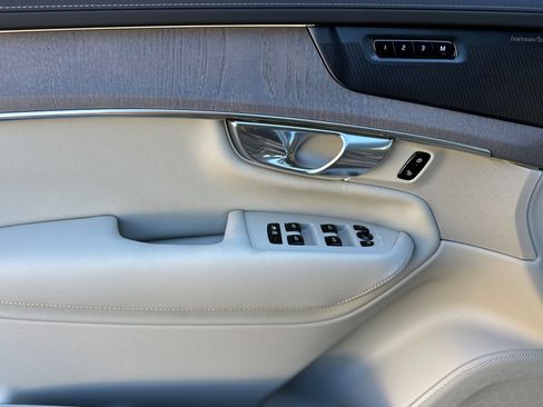 New 2026 Volvo XC90 T8 Ultra image 9