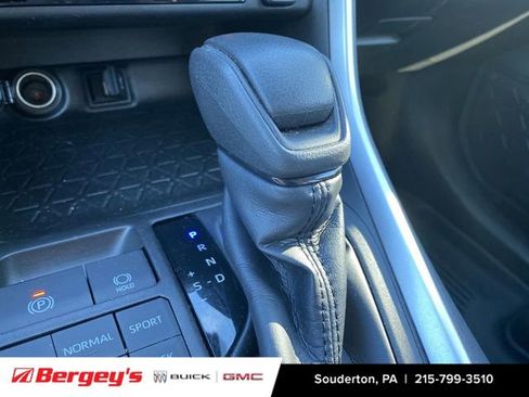 Used 2021 Toyota RAV4 XLE image 18