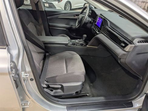 Used 2025 Toyota Camry LE image 25
