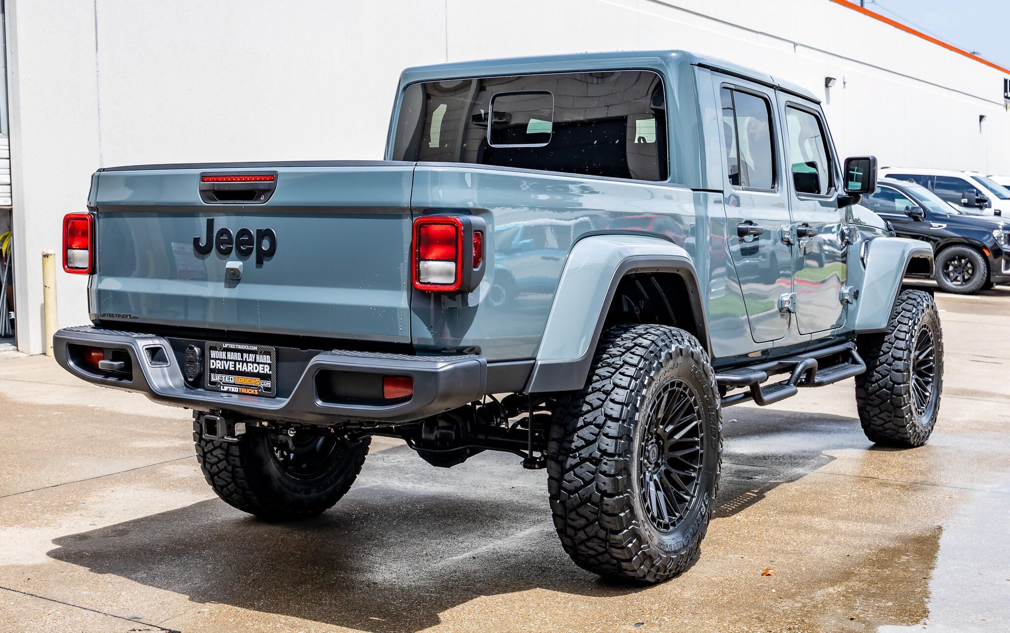Used 2025 Jeep Gladiator Sport AWD/4WD image 10