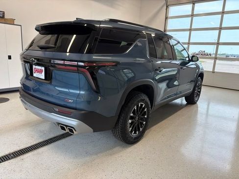 Used 2025 Chevrolet Traverse Z71 w/ LPO, Floor Liner Package AWD/4WD image 9