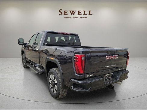 New 2026 GMC Sierra 2500 Denali w/ Denali Reserve Package image 3