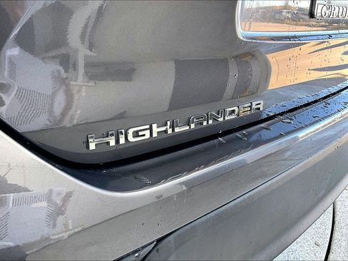 Used 2021 Toyota Highlander XLE image 42