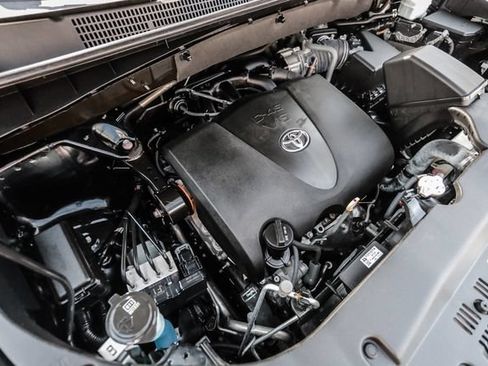 Used 2019 Toyota Highlander XLE AWD/4WD image 64